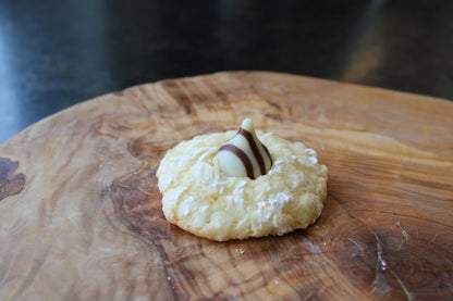 Coconut Cream Crinkle Cookie (12 pack)